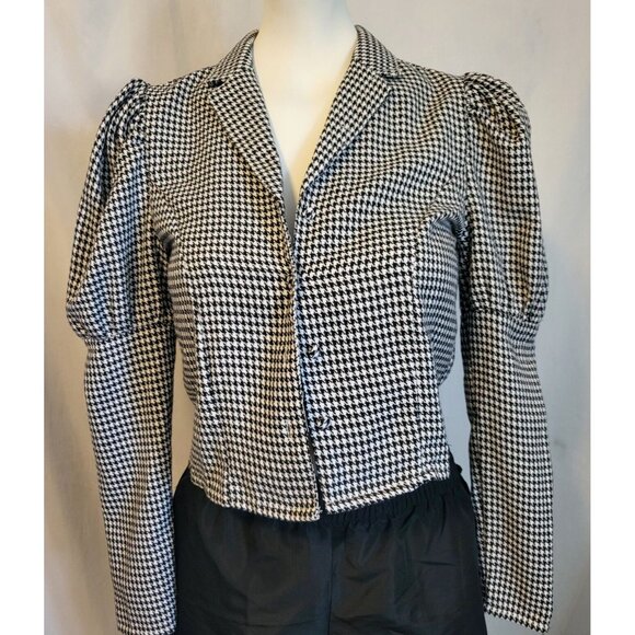 Nasty Gal Jackets & Blazers - Nasty Gal Crop Blazer Black and White Houndstooth Design, Size 0, Long Sleeve